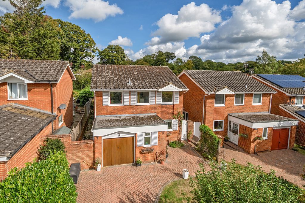 Property photo 1 of 23 1348728-1-68c002B...