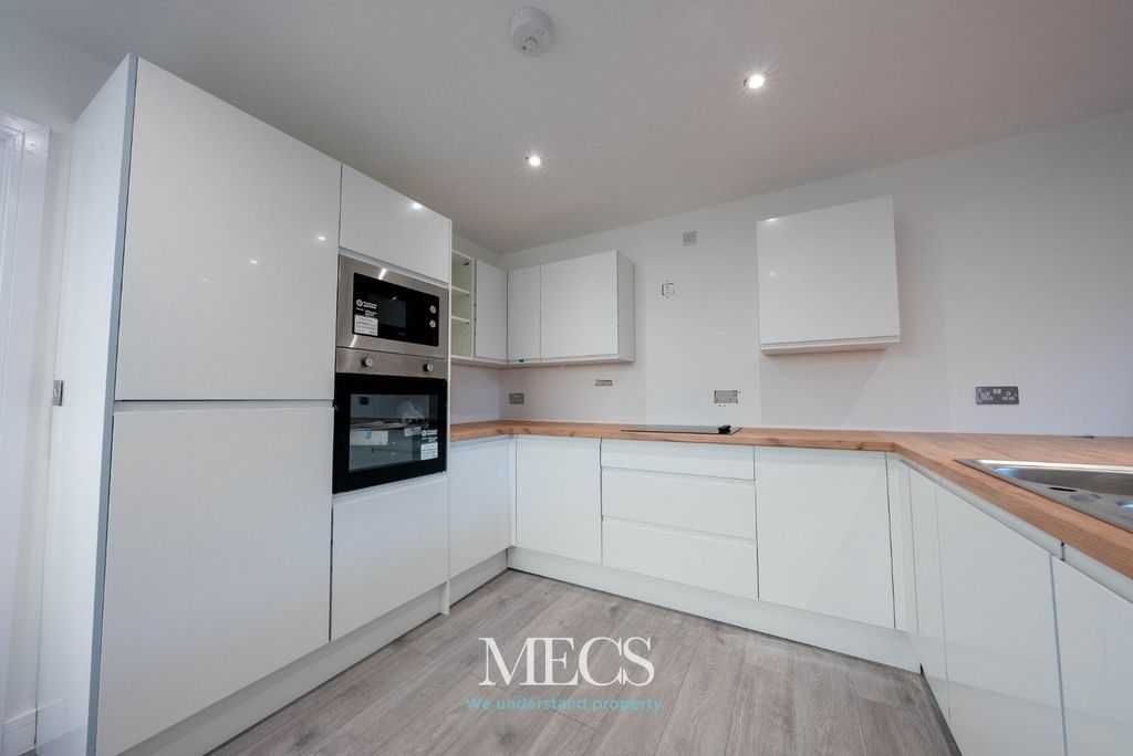 Property photo 2 of 9 3948814