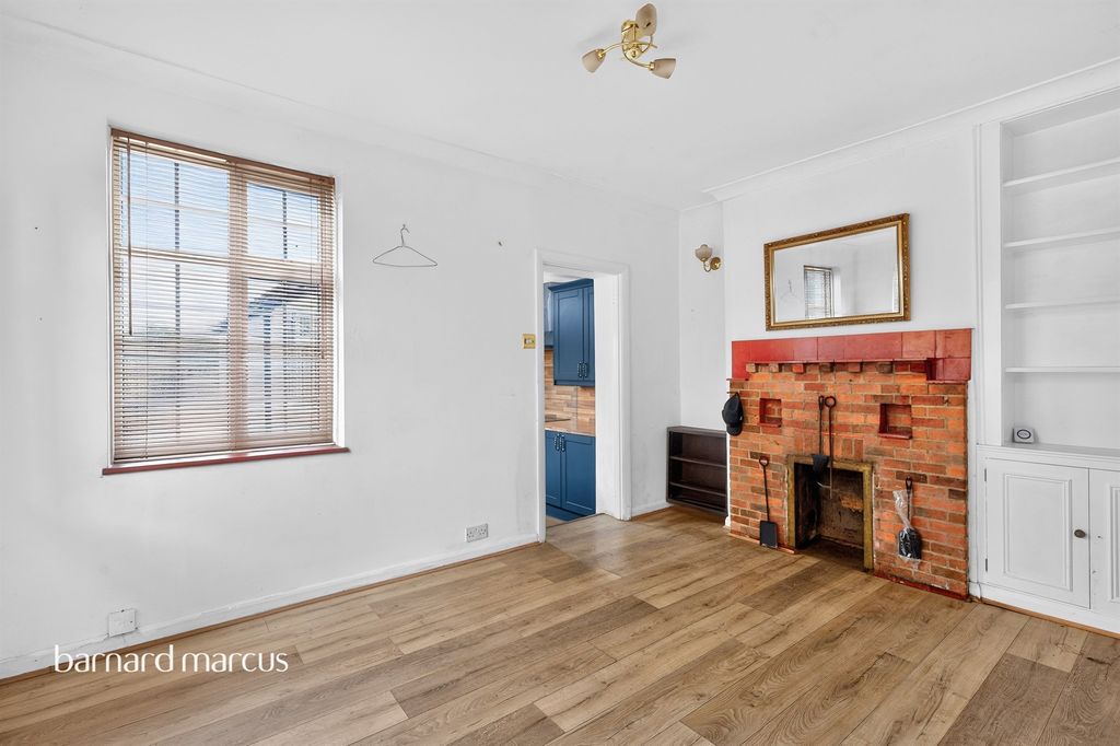Property photo 2 of 13