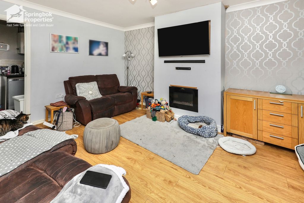 Property photo 3 of 24 2