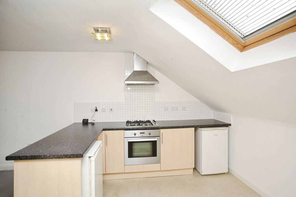 Property photo 3 of 8 Pbox-Img.Jpg