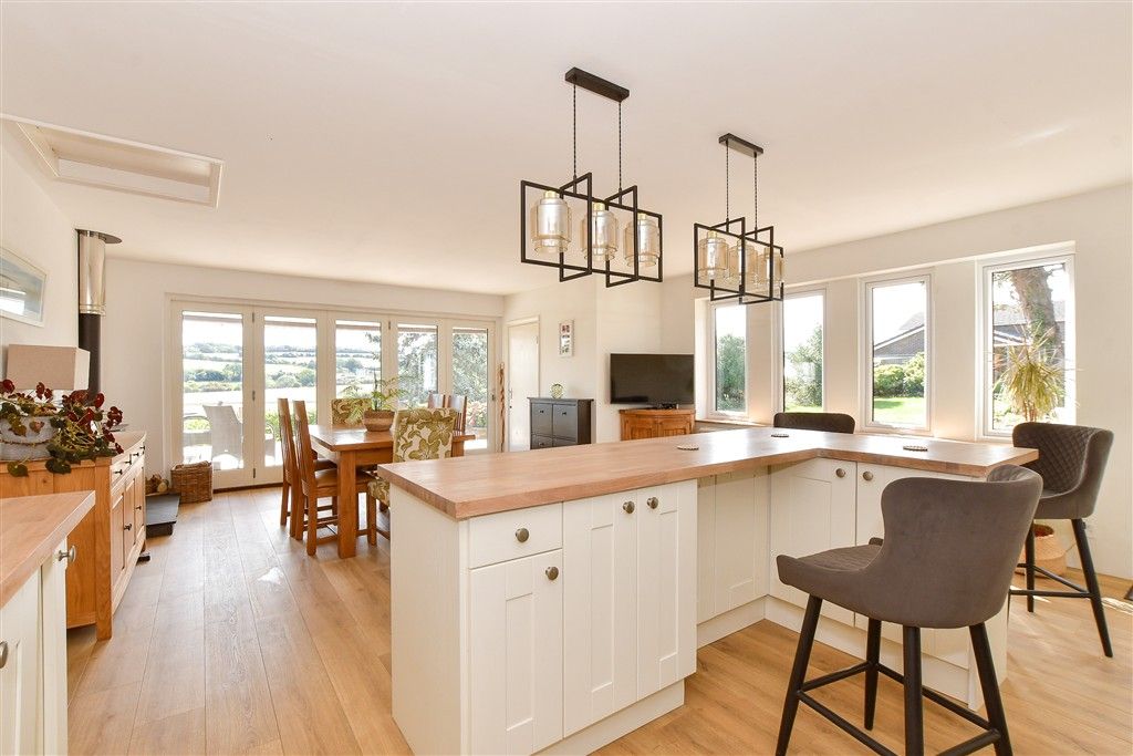Property photo 3 of 15 Kitchen/ Dining Room