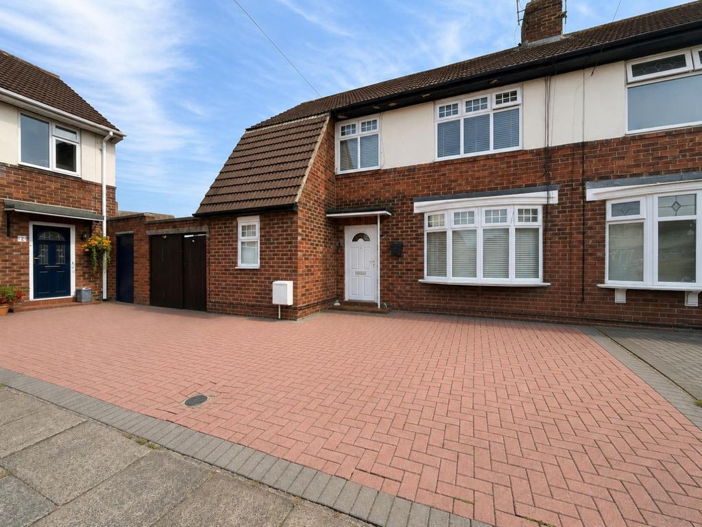 Property photo 1 of 18 External