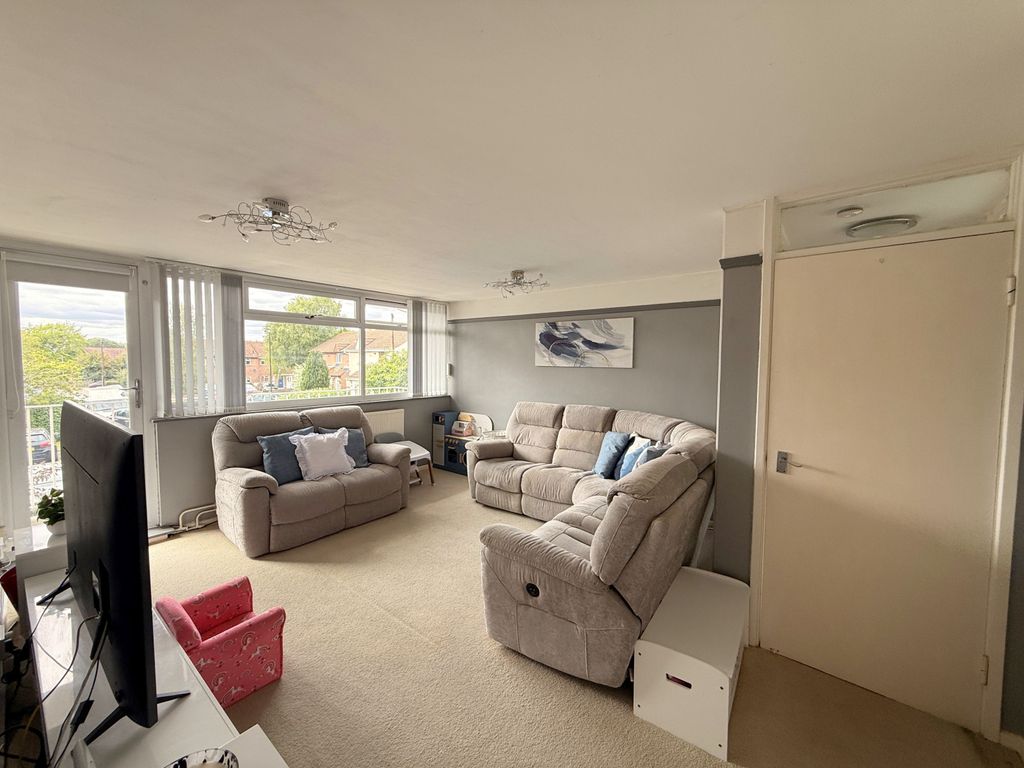 Property photo 3 of 16 Gallery