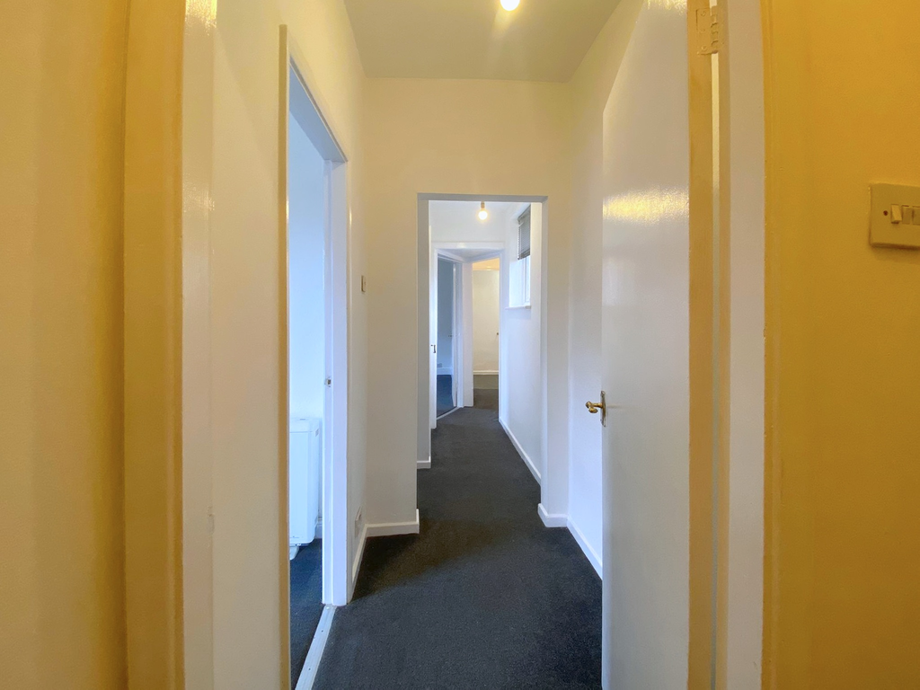 Property photo 2 of 12 Entrance Hall