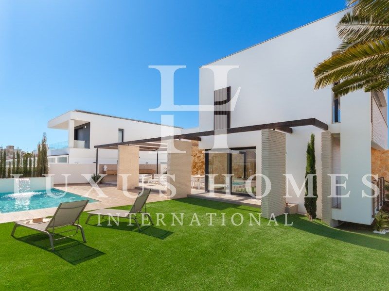 Property photo 1 of 20