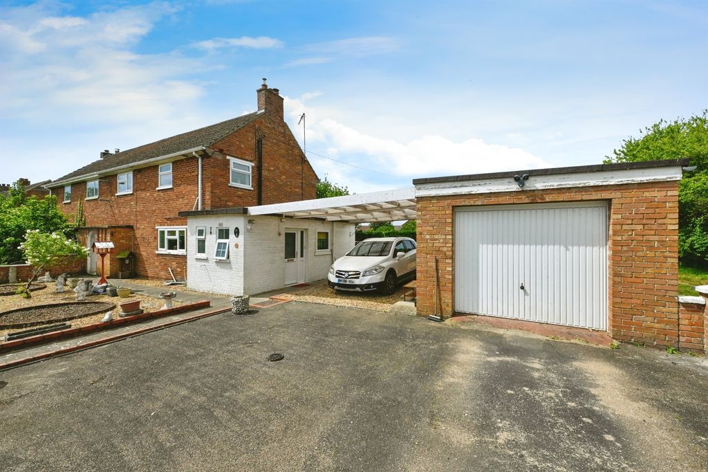 Property photo 1 of 16