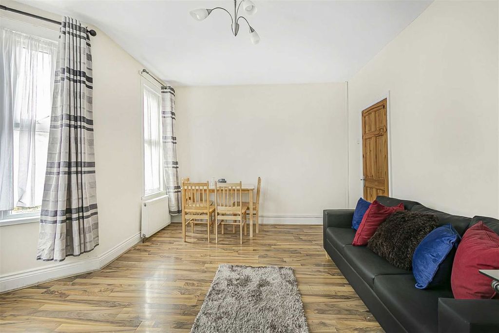 Property photo 3 of 6