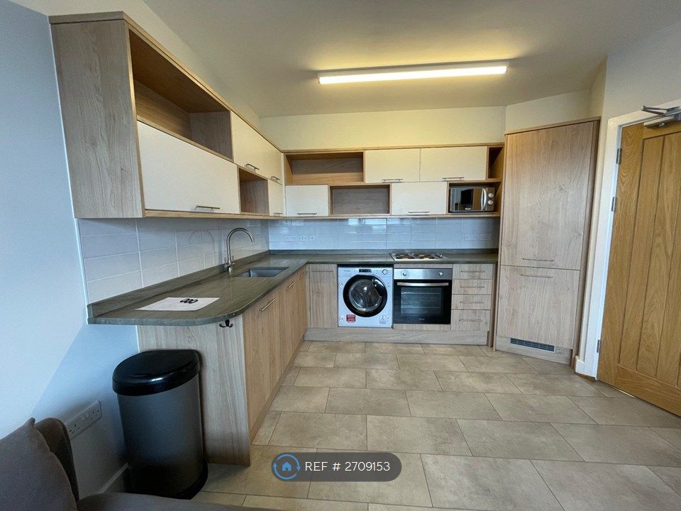 Property photo 2 of 9 Kitchen