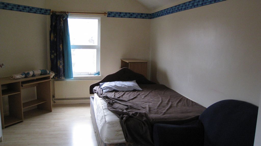 Property photo 1 of 7 Flat 4, 88 Knight's Hill, Se27 0Jd