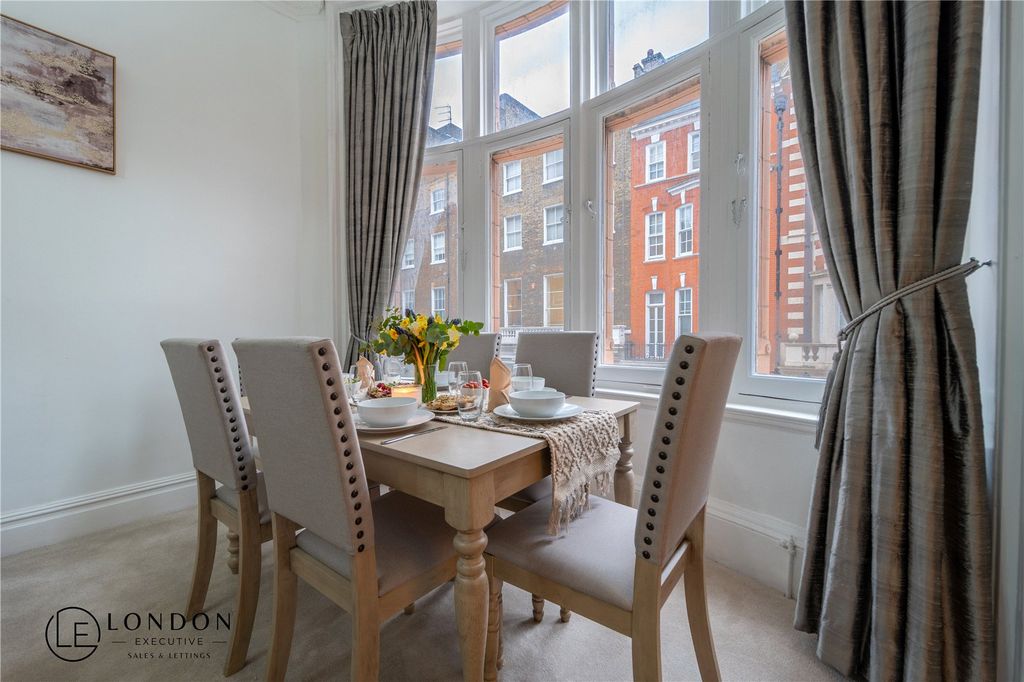 Property photo 3 of 33 Dining Room