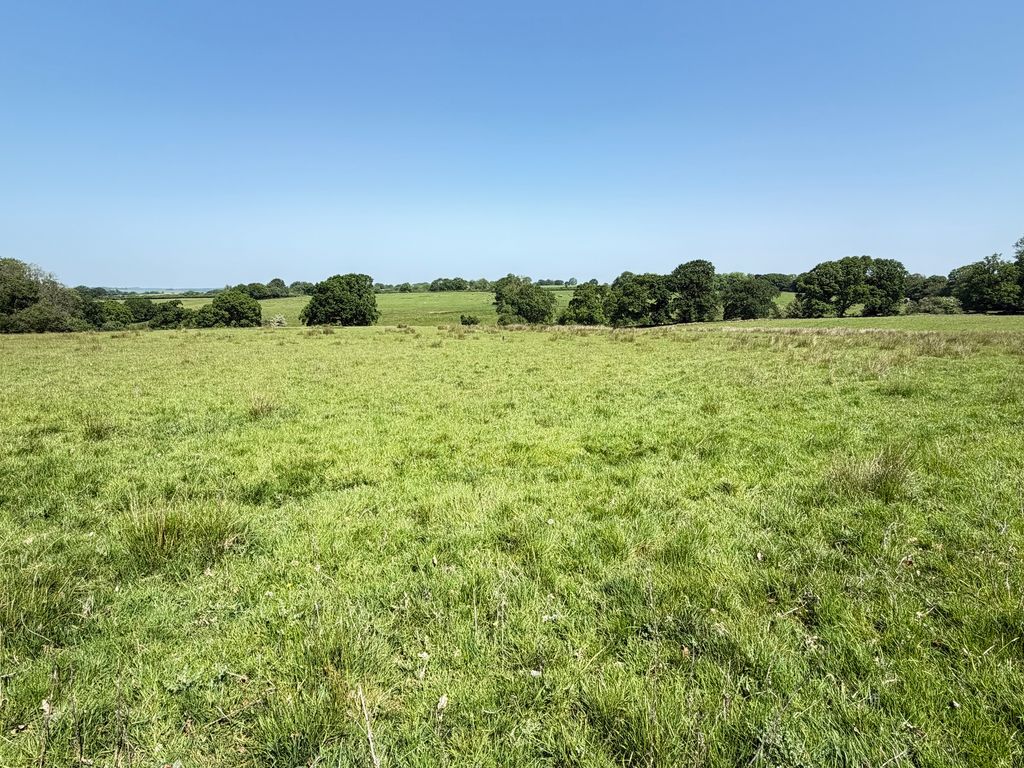 Property photo 2 of 6