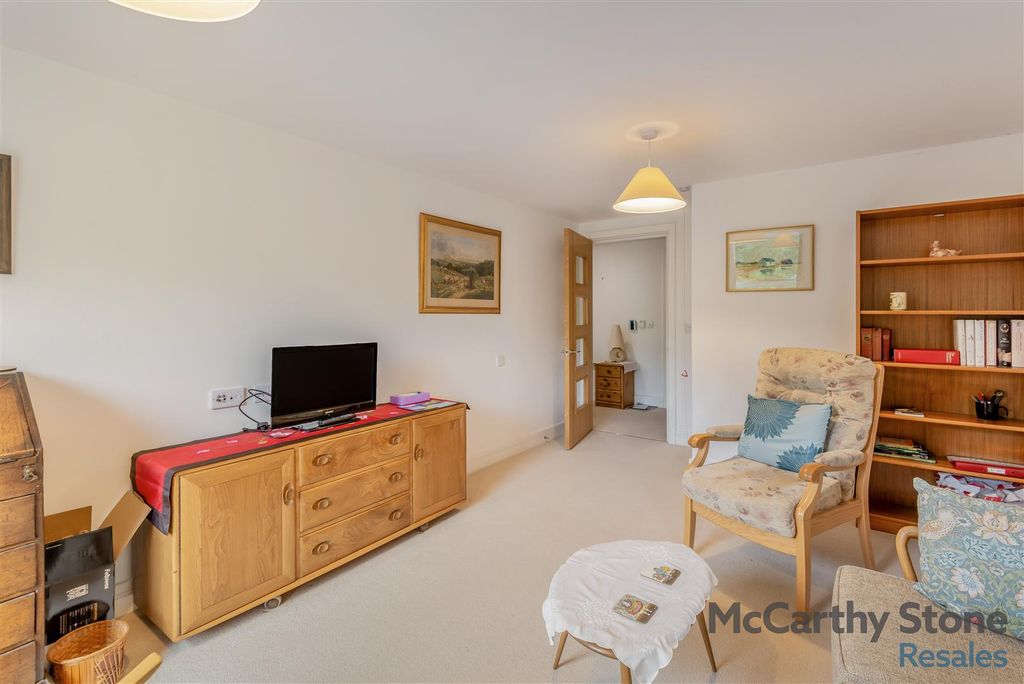 Property photo 3 of 21 8660512-Interior04.Jpg