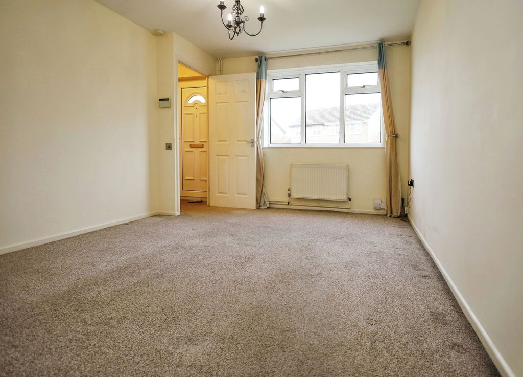 Property photo 3 of 10 Photo 7