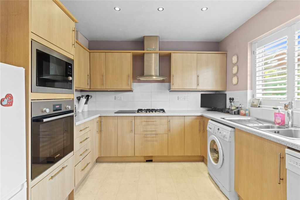 Property photo 3 of 21 Kitchen
