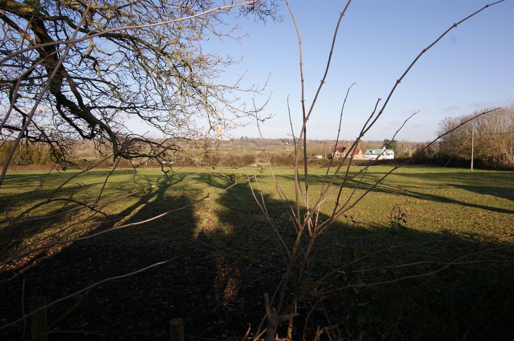 Property photo 2 of 21 Picture No. 15