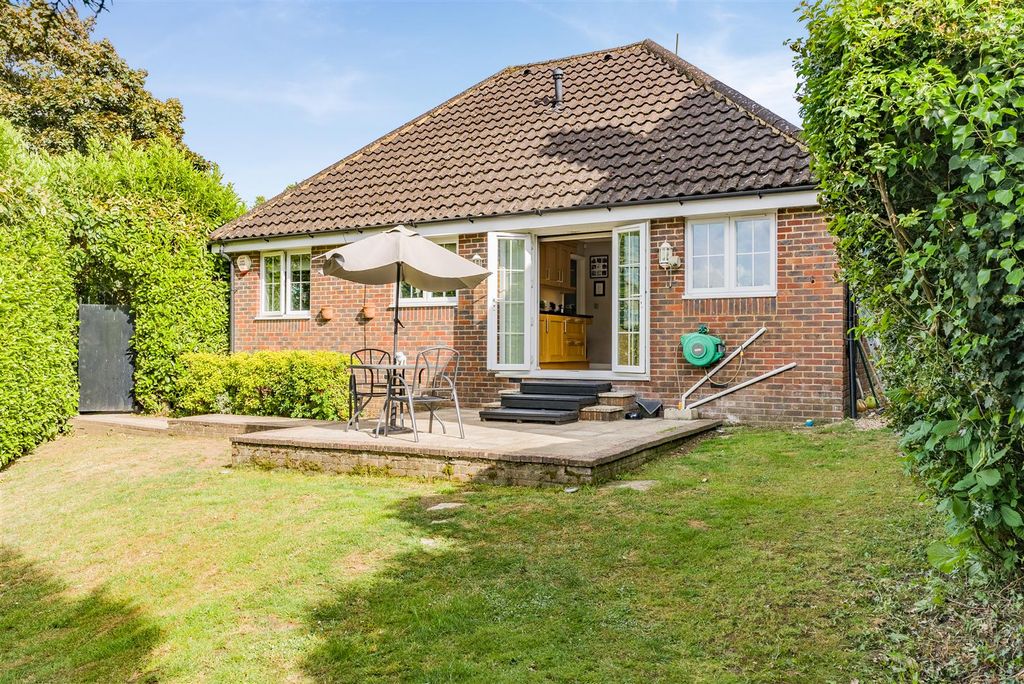 Property photo 1 of 16 8649943-Exterior03.Jpg