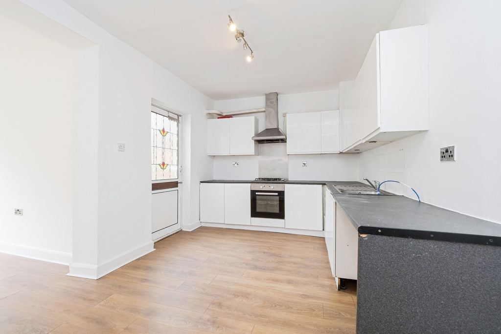 Property photo 2 of 17 Kitchen Diner