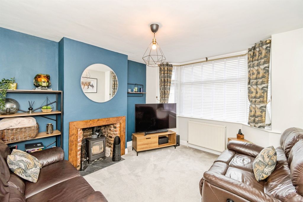 Property photo 3 of 19