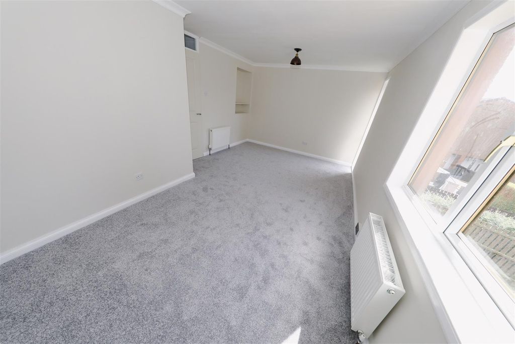 Property photo 3 of 15 c
