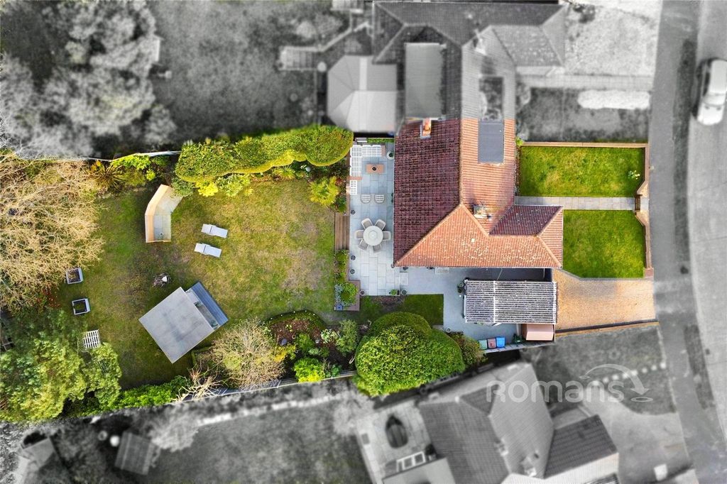 Property photo 2 of 25 Garden