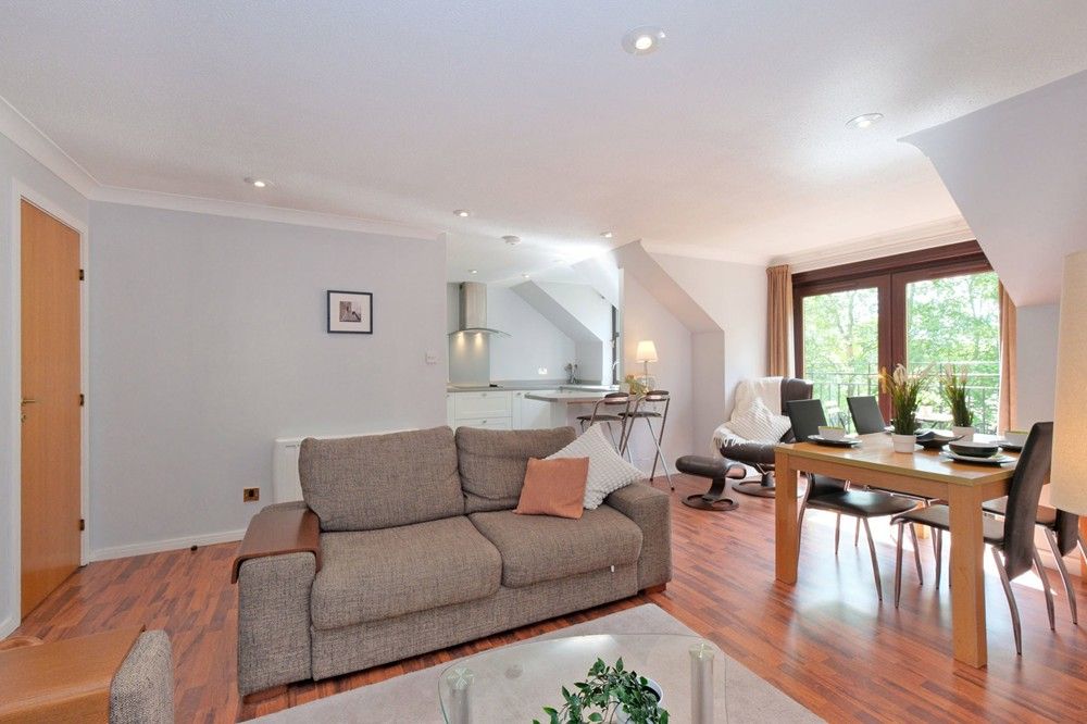Property photo 2 of 19 6460176