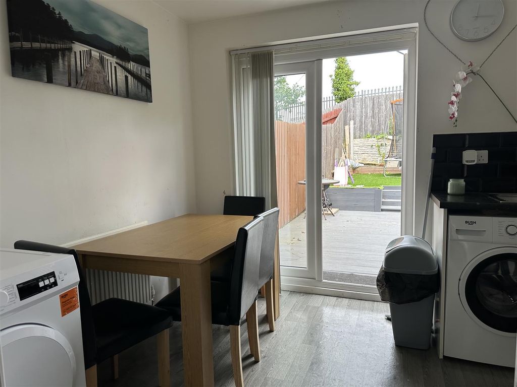 Property photo 3 of 17 Kitchen Dining Room