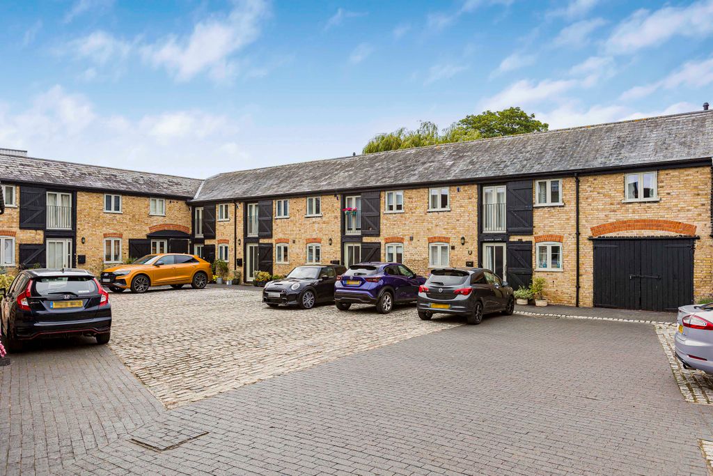 Property photo 1 of 23