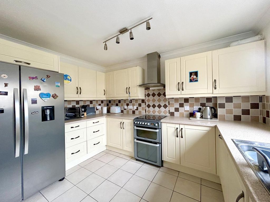 Property photo 2 of 14 Tf0A18P69Kqfd_Saddzjhw.Jpg