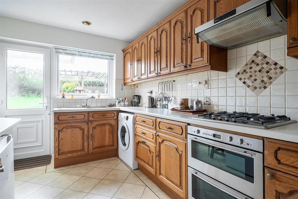Property photo 3 of 16 Kitchen