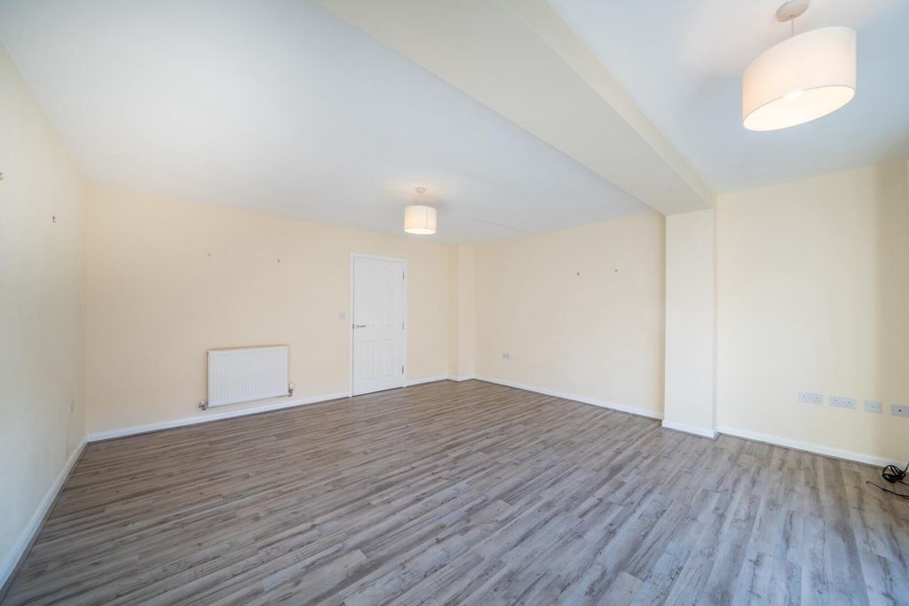 Property photo 3 of 15 Living Room