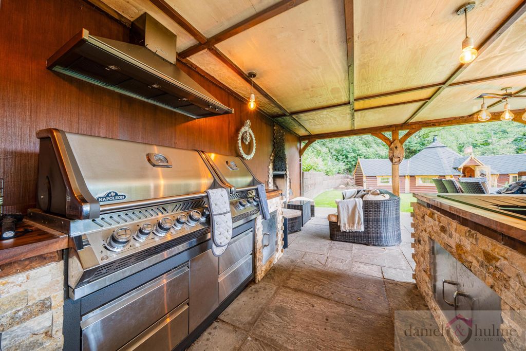 Property photo 3 of 38 Photo 1