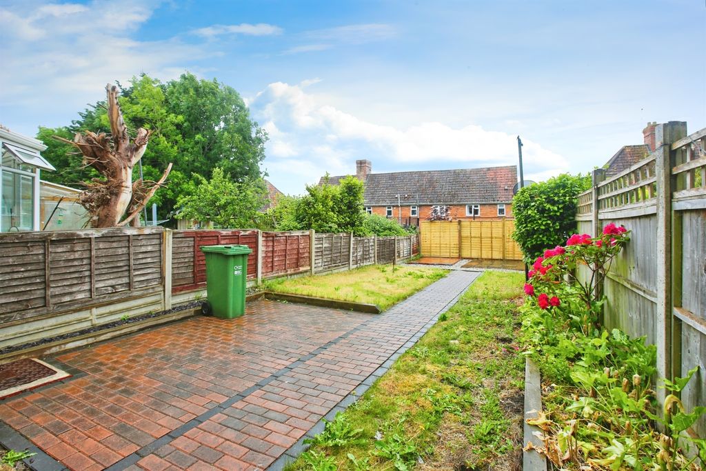 Property photo 2 of 16