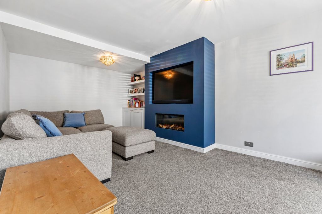 Property photo 2 of 32 Picture No. 06