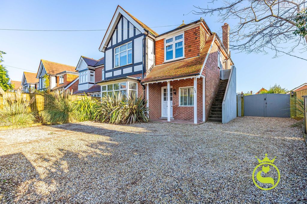 Property photo 1 of 28