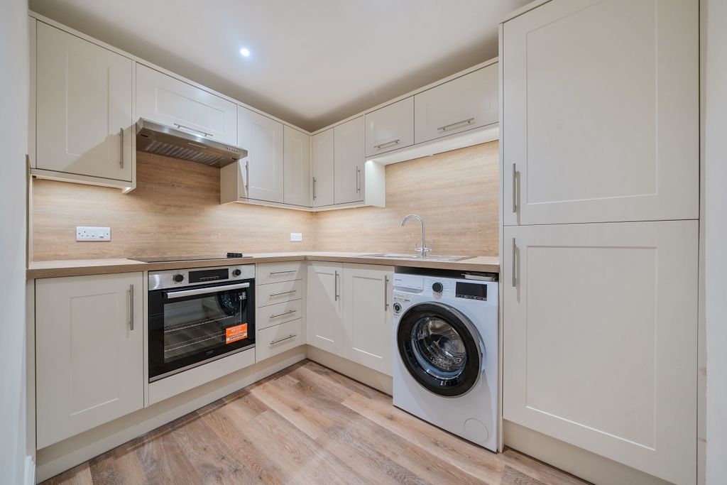 Property photo 3 of 14 1403169-13-69773A...