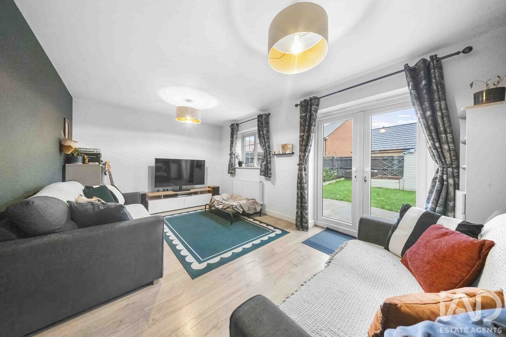 Property photo 3 of 23