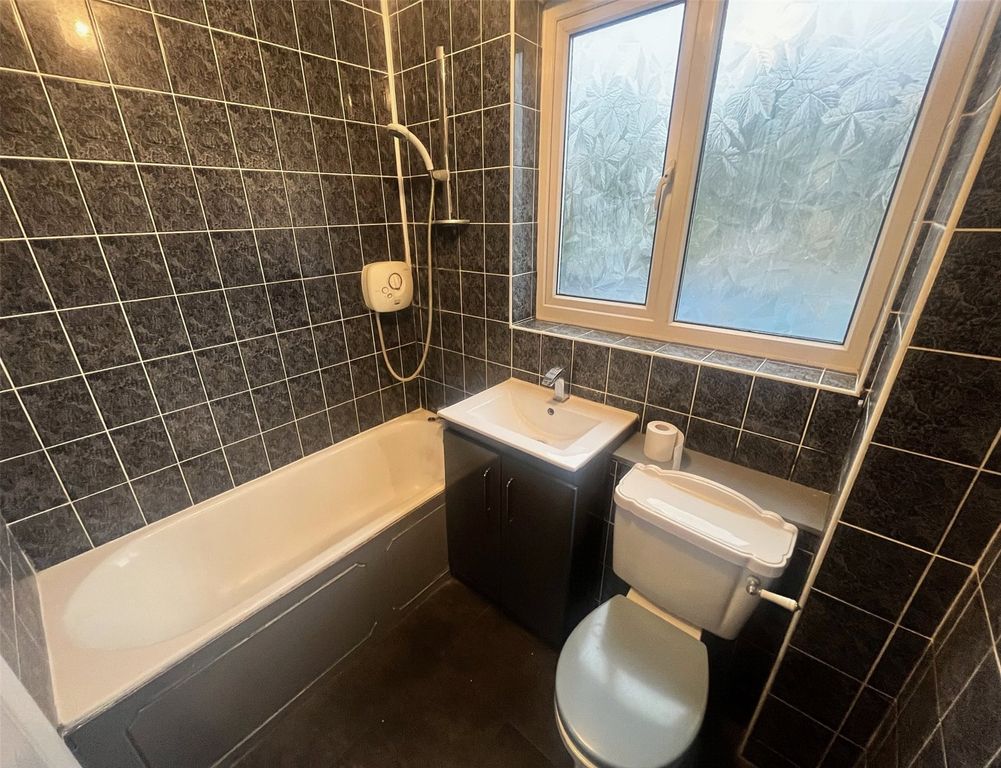 Property photo 2 of 7 Bathroom