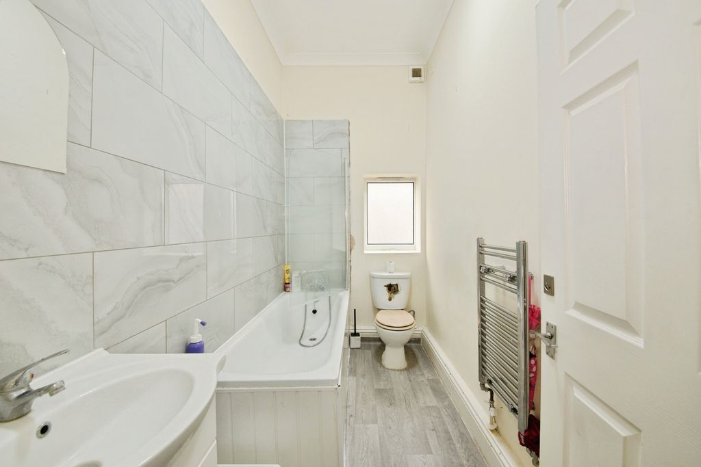 Property photo 2 of 8 Pbox-Img.Jpg