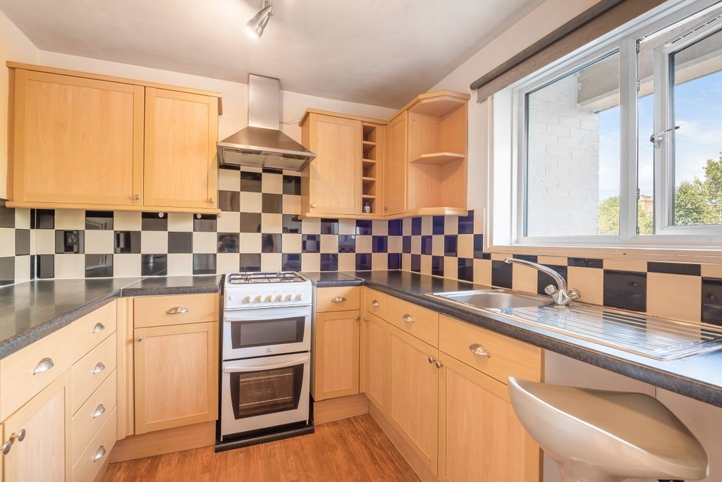 Property photo 2 of 7 630868 (3)