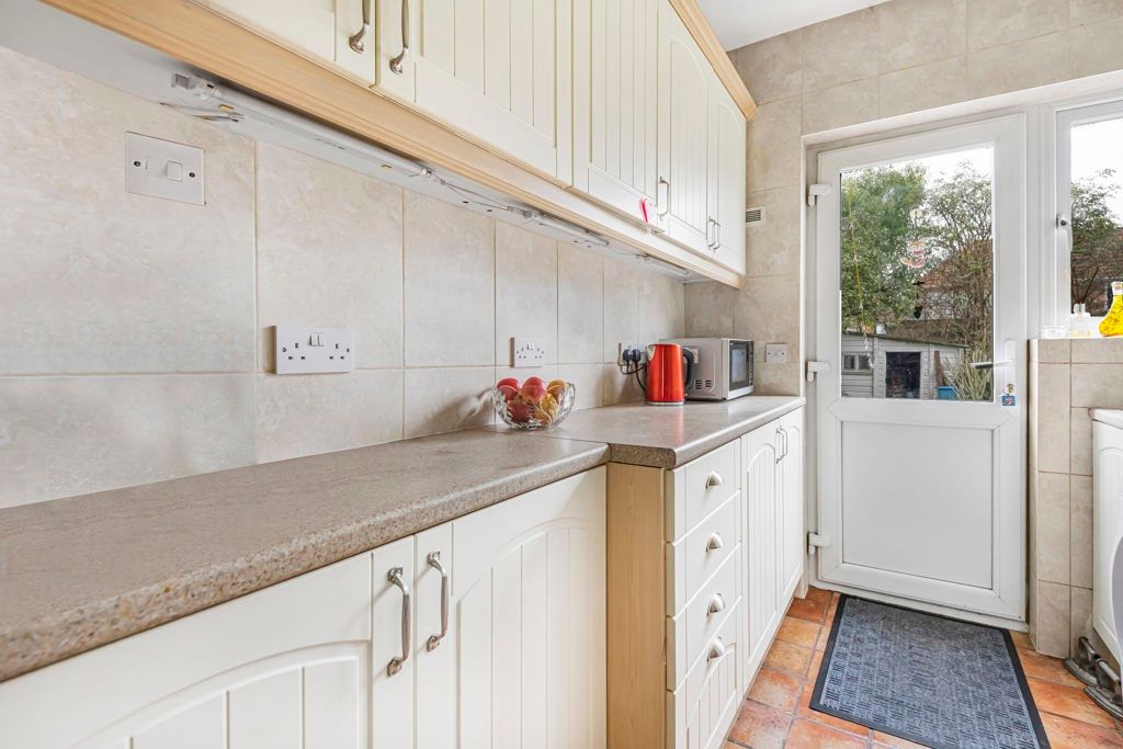 Property photo 3 of 13 Kitchen