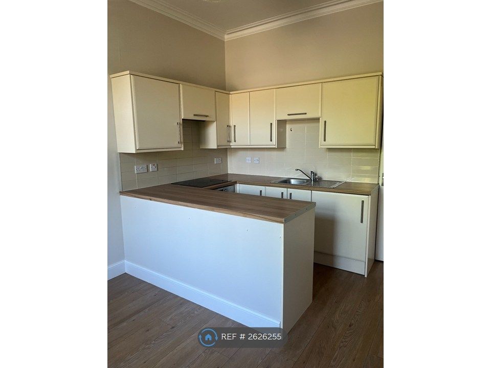 Property photo 2 of 8 Sitting Room/Kitchen