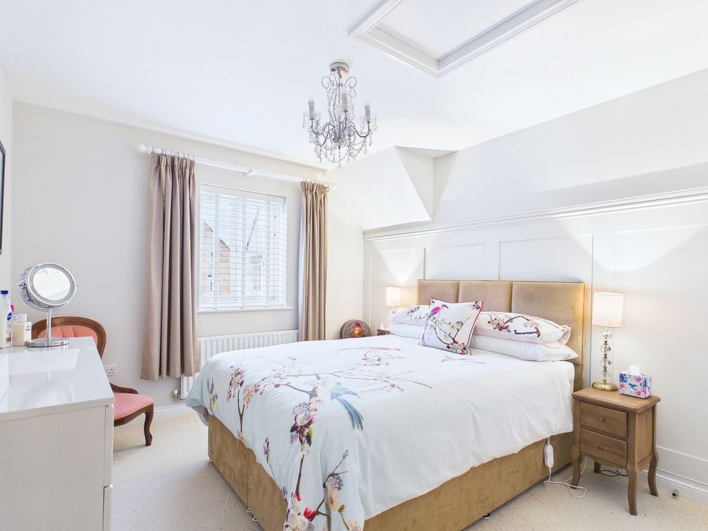 Property photo 2 of 9 Cam01338G0-Pr0166-Still006