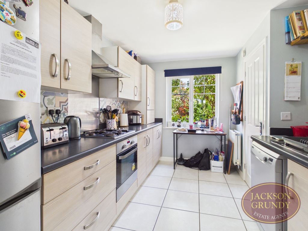Property photo 3 of 12 Maxwell Walk