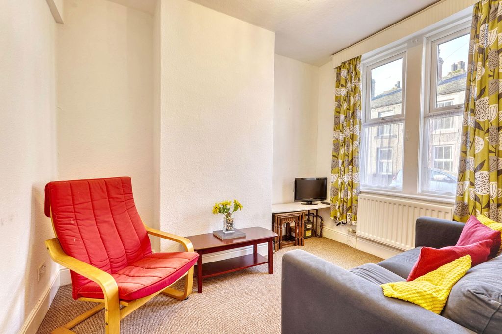 Property photo 2 of 9