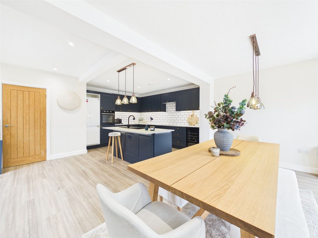 Property photo 3 of 18 Picture No. 04