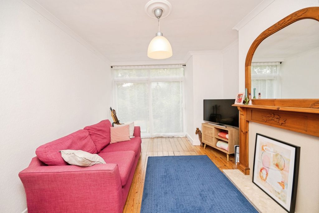 Property photo 3 of 17 Pbox-Img.Jpg