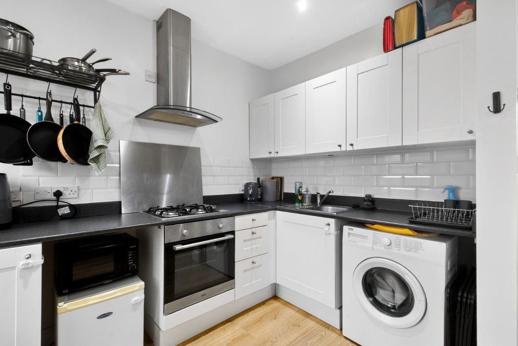 Property photo 3 of 13 Flat14c-14Haywrastreet-3.Jpg