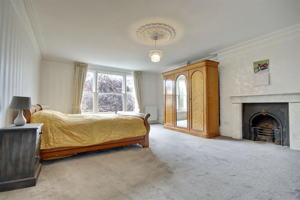 Property photo 2 of 35 E4290E70-5050-4761-Af04-6A03C9E415Ad_1_201_A.Jpeg