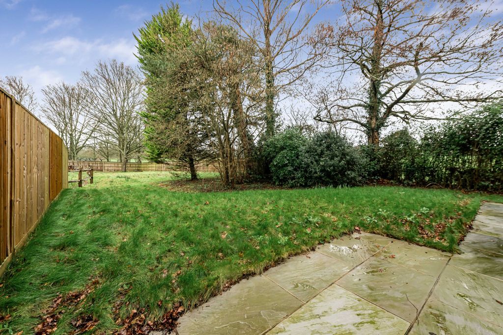 Property photo 2 of 26